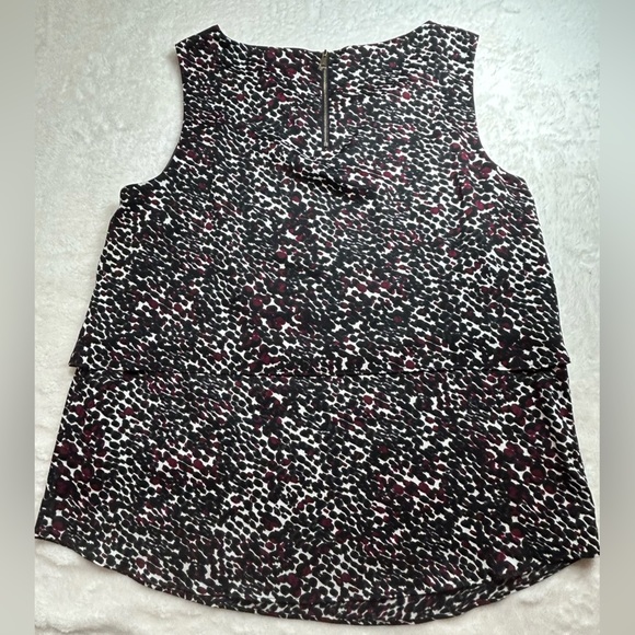 Ann Taylor Black, White, and Plum Patterned Layered Zip Tank Top - Picture 7 of 10